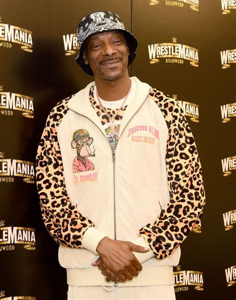 how tall is snoop